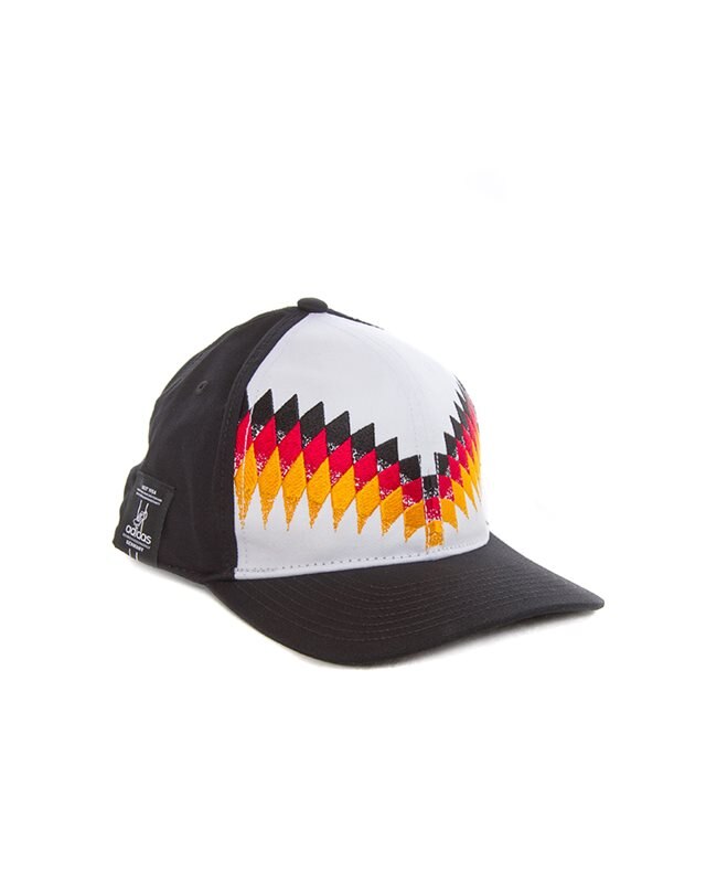 adidas Originals Germany 26 Snap Back Cap (KE6702)