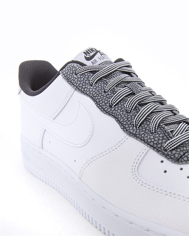 Nike Air Force 1 ´07 LV8 - Fossil / Wheat / Shimmer | CK4363-200 | €109,95  inkl. MwSt.