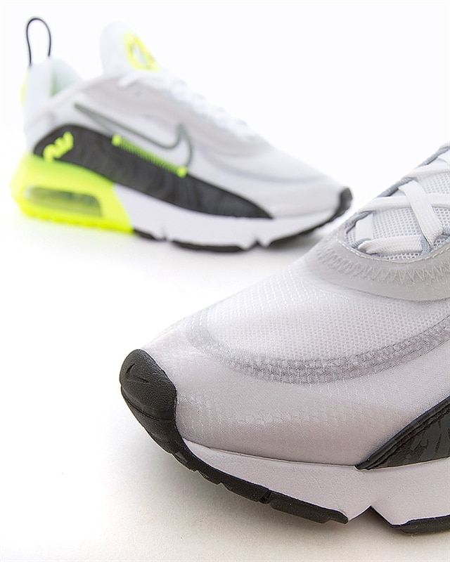 Nike air max 2090 black/white/volt clearance