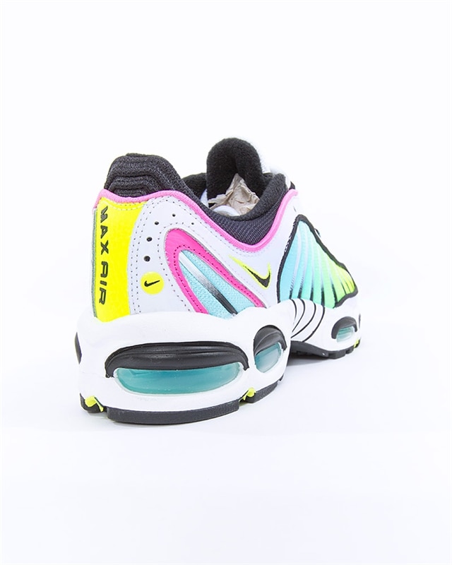 Tailwind iv og clearance