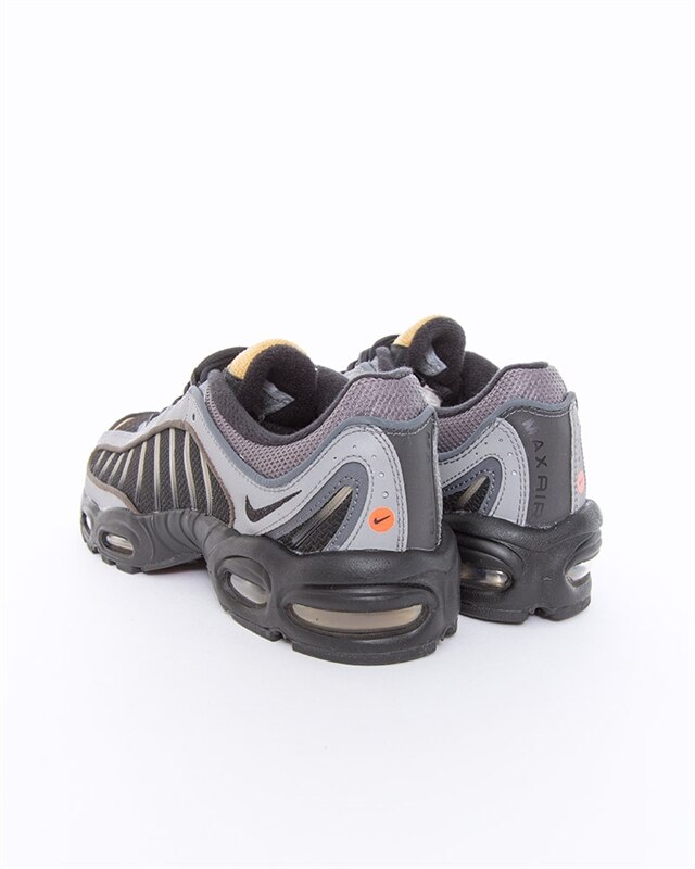 nike airmax tailwind iv se