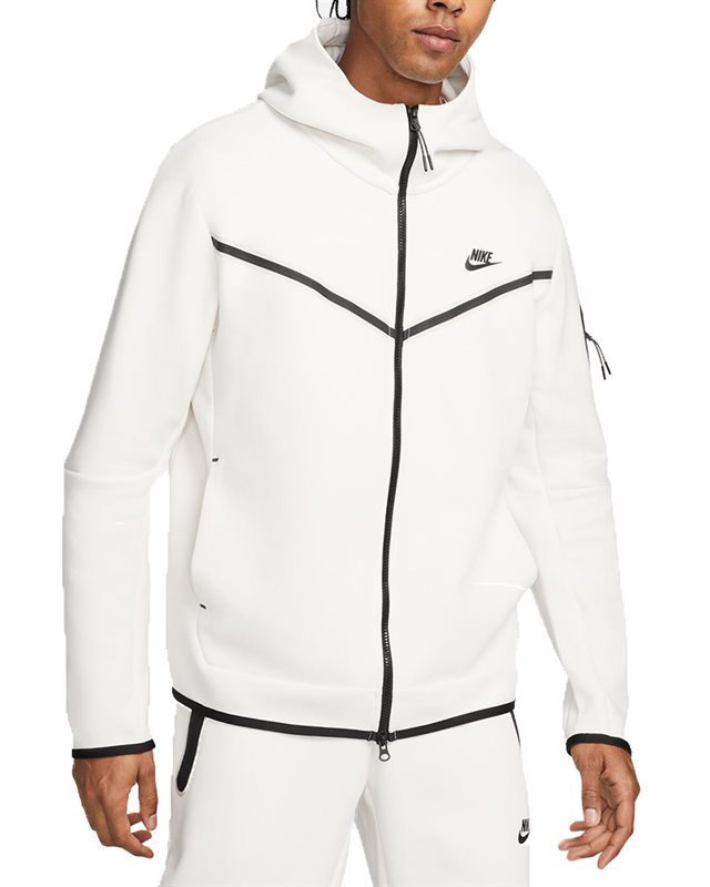 Hoodie nike hotsell tech fleece