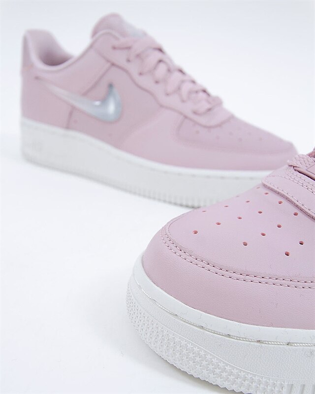 Nike Wmns Air Force 1 07 SE Premium | AH6827 500 | Vit | Sneakers | Skor | Footish Nike Wmns Air Force 1 07 SE Premium | AH6827 500 | Vit | Sneakers | Skor | Footish