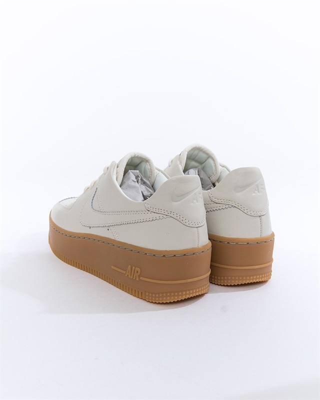 Nike Wmns Air Force 1 Sage Low LX | AR5409 100 | Vit | Sneakers | Skor | Footish Nike Wmns Air Force 1 Sage Low LX | AR5409 100 | Vit | Sneakers | Skor | Footish