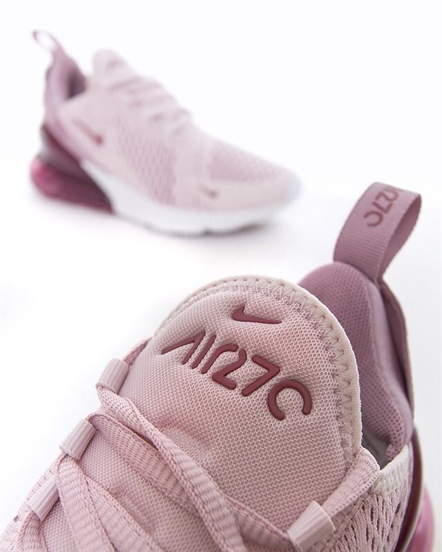 Nike air max 270 barely rose 9.5 deals