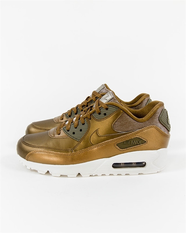 The Nike Air Max 90 PRM Gets Fall Ready With a The Nike Air Max 90 PRM Gets Fall Ready With a