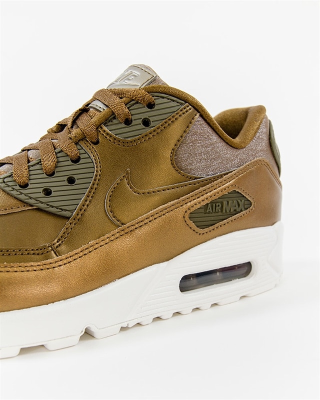 The Nike Air Max 90 PRM Gets Fall Ready With a The Nike Air Max 90 PRM Gets Fall Ready With a