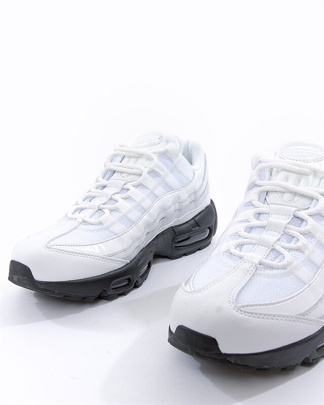 Nike Wmns Air Max 95 Special Edition | AQ4138-102 | Vit | Sneakers | Skor |  Footish