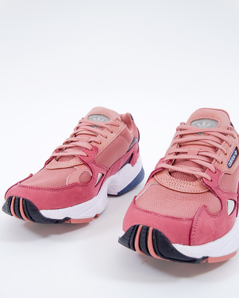 adidas falcon w d96700