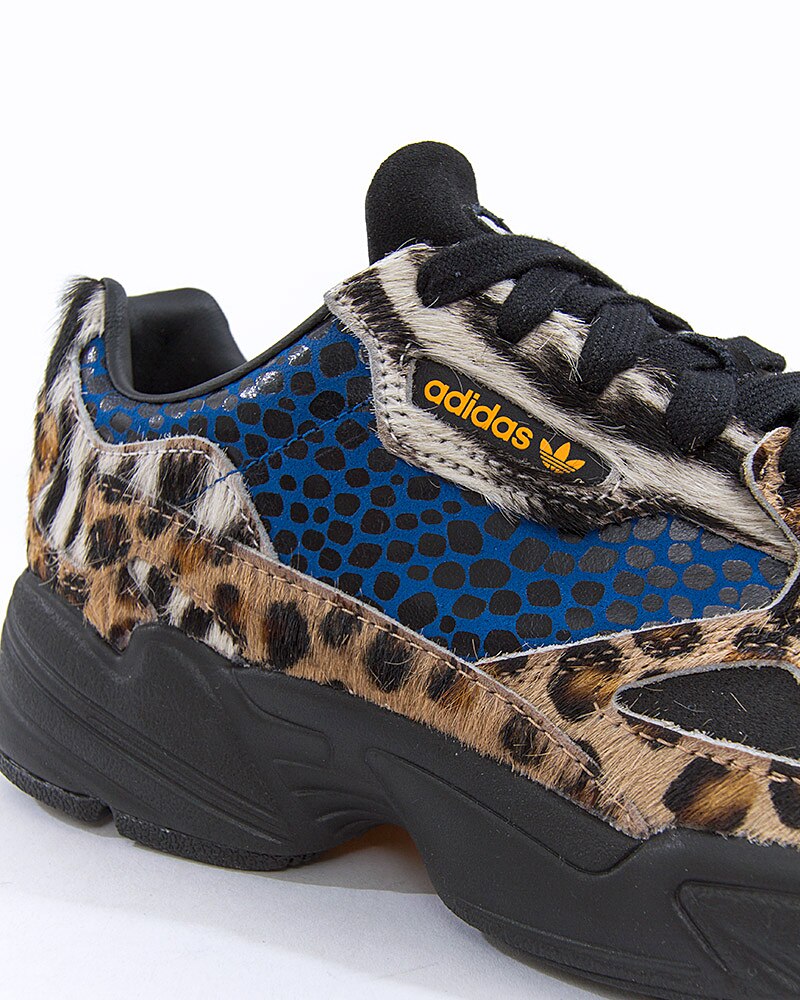 F37016 adidas Originals Falcon W | F37016 | Vit | Sneakers | Skor | Footish